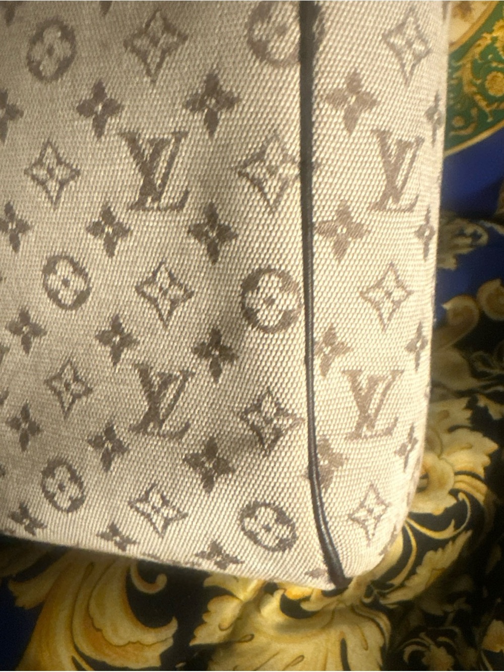 Louis Vuitton Beige Monogram Mini Lin
Josephine GM Boston bag EUC - Picture 6 of 16